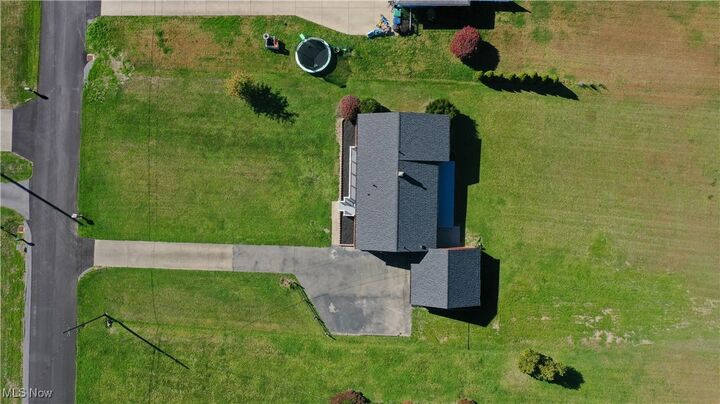 Property Photo:  424 Secrist Lane  OH 44420
