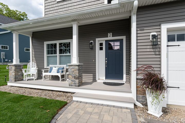 Property Photo: 2 Midtrail Crossing Lane NH 03087