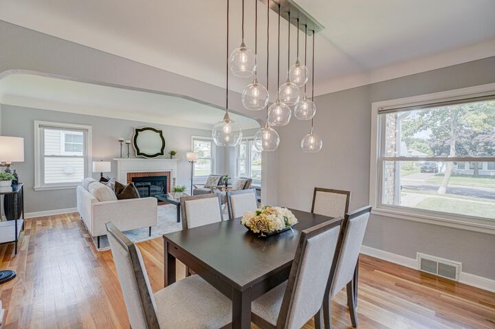 Property Photo:  764 Cottage Avenue W  MN 55117 