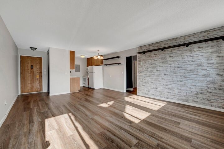 Property Photo: 3522 S Harriet Avenue 106 MN 55408
