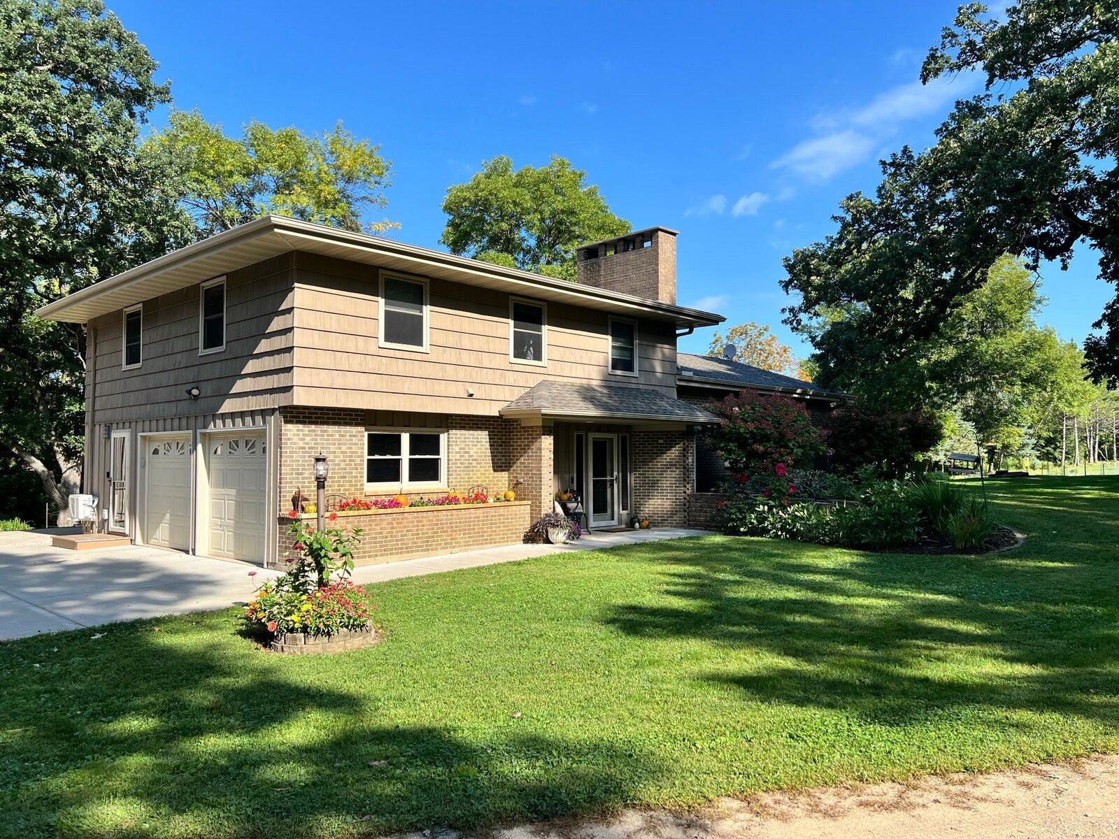 Property Photo: 72965 225th Street MN 56007