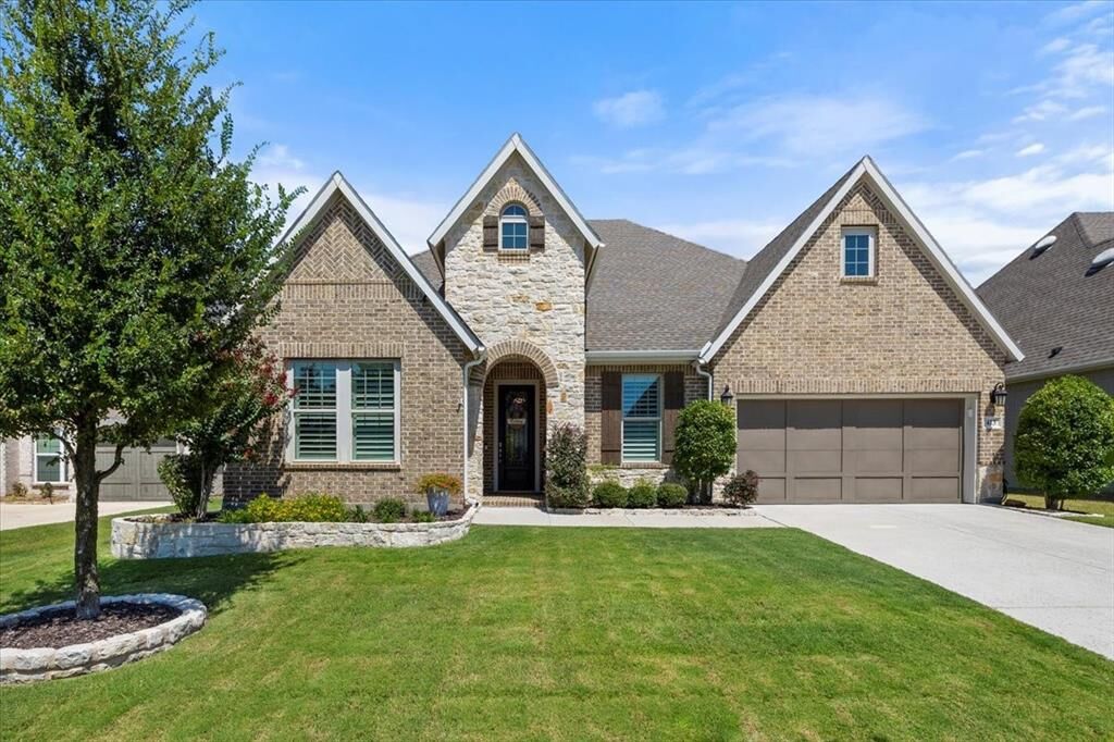 Property Photo:  413 Samaritan Drive  TX 76248 
