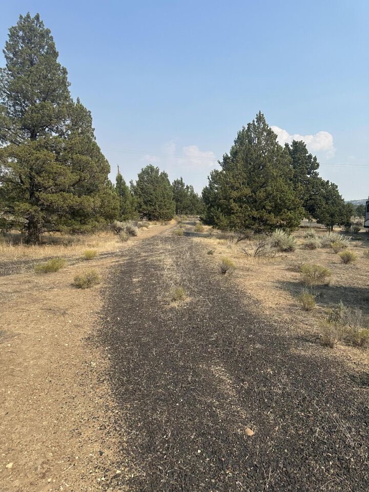 Property Photo: SE Yurok Road Tl2300 OR 97754
