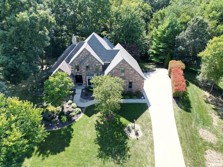 Property Photo: 702 Mayfair Court IL 61548