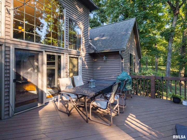 Property Photo:  702 Mayfair Court  IL 61548 