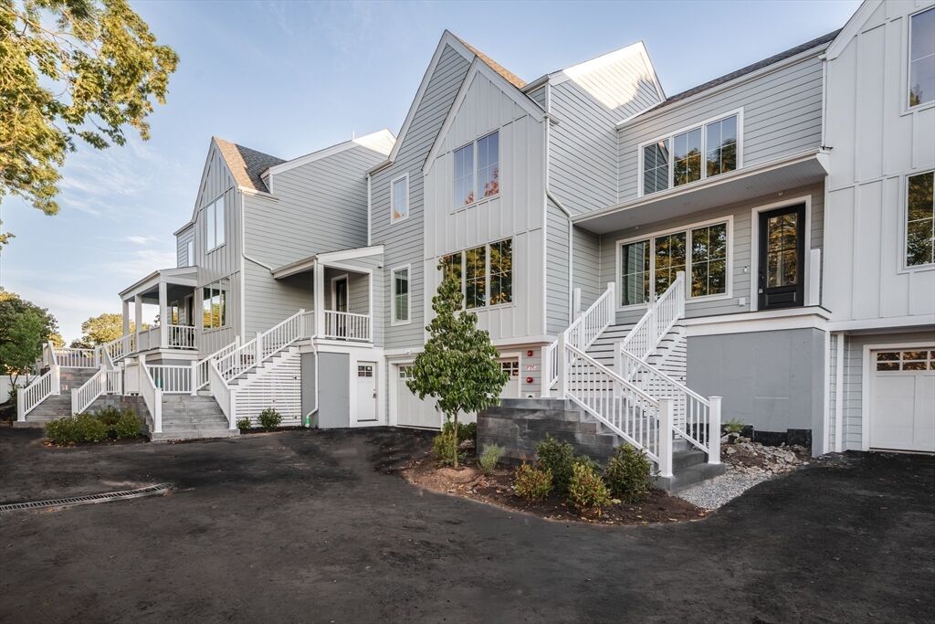 Property Photo:  15-17 Jewett Pl 1  MA 02458 