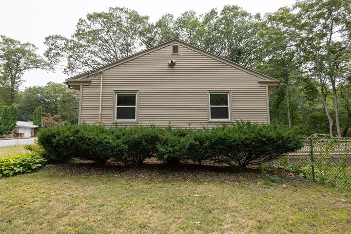Property Photo: 9 Cyr Dr MA 01843