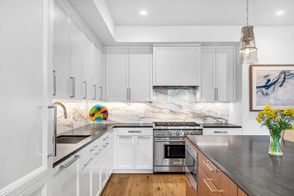 Property Photo:  100 Linden Street 105  MA 02482 