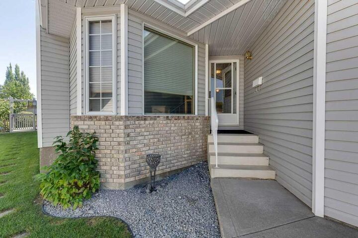 125 Doran Crescent  Red Deer AB T4R 2M8 photo