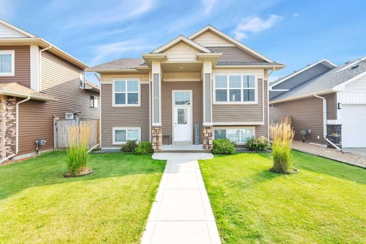 34 Iron Wolf Court  Lacombe AB T4L 0E9 photo