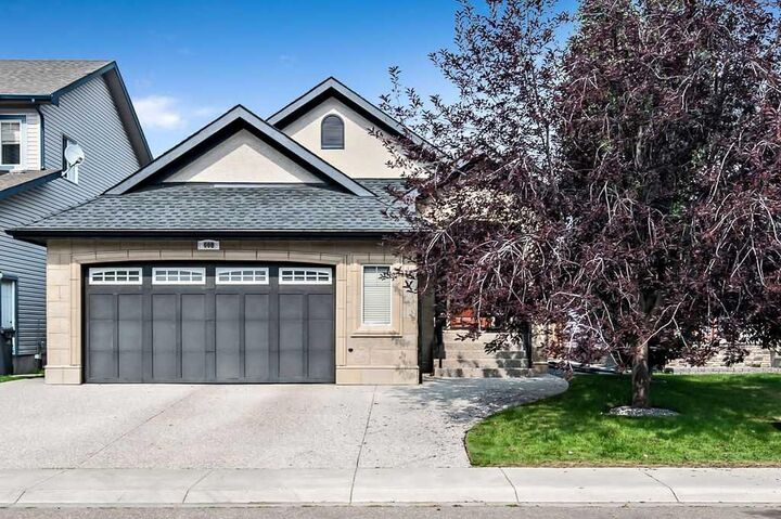 Property Photo:  608 Montgomery Close SE  AB T1V 0B7 