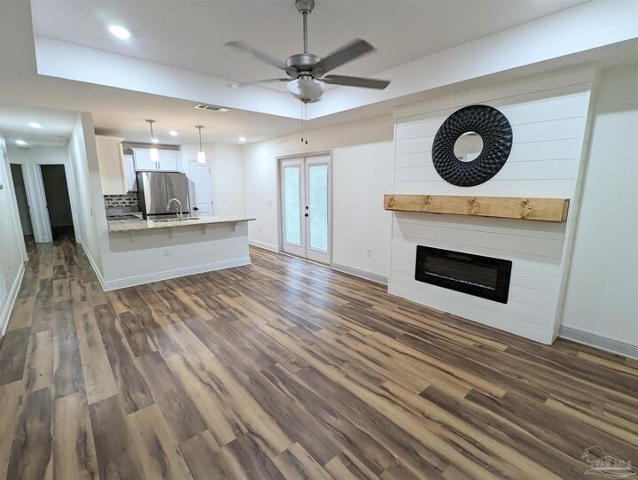 Property Photo: 8698 Doris Ave FL 32534