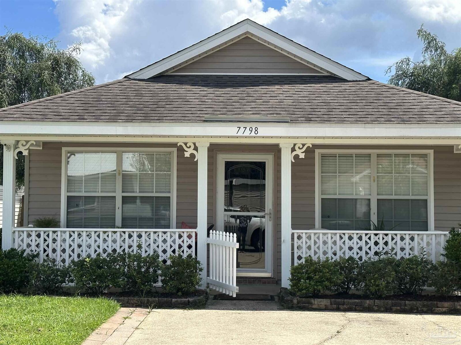 Property Photo:  7798 Heirloom Dr  FL 32514 