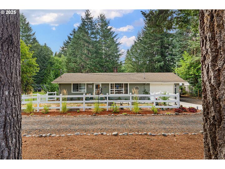 Property Photo: 89407 Knight Rd OR 97437