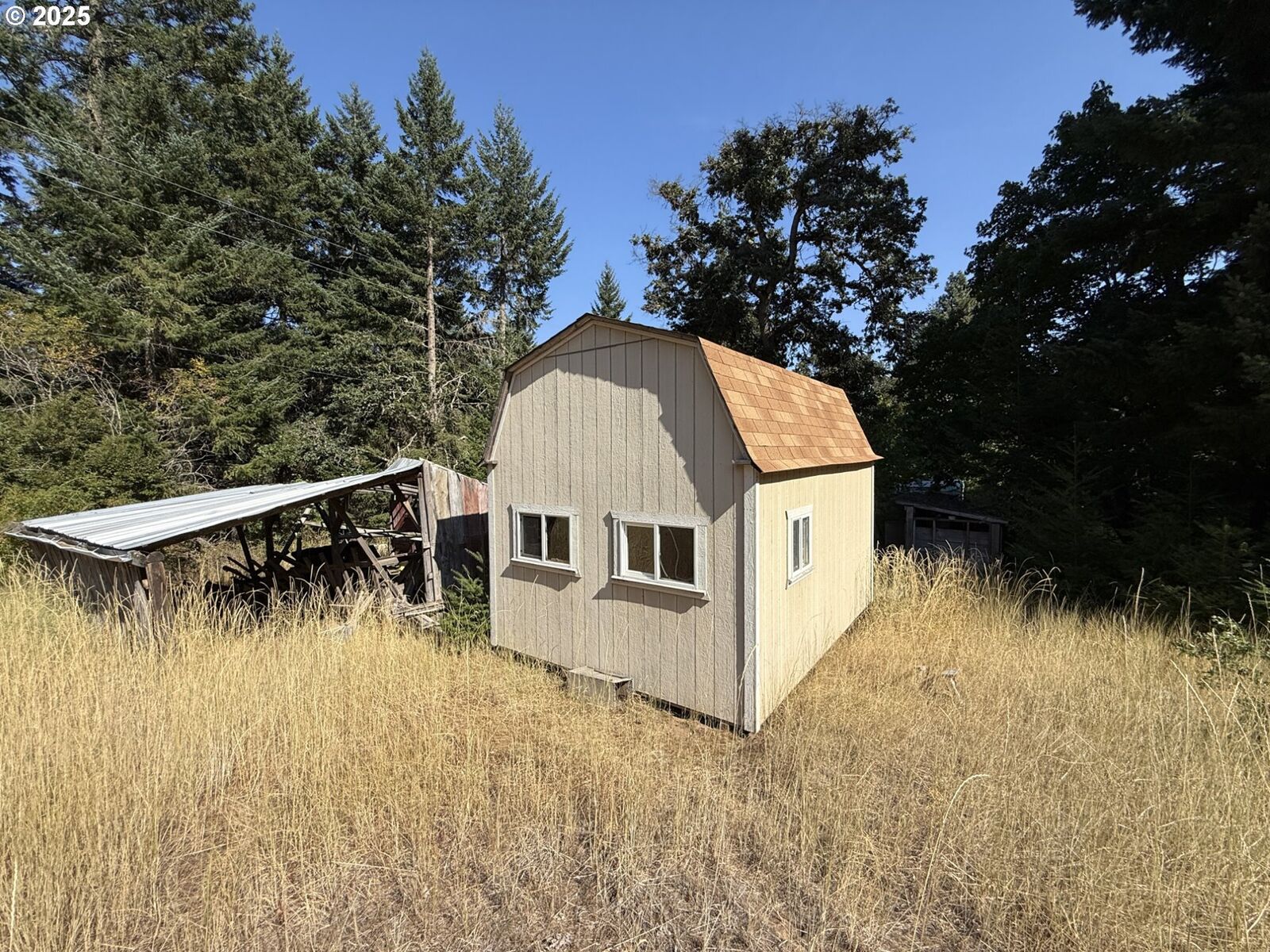 Property Photo:  121 Cooke Rd  WA 98672 