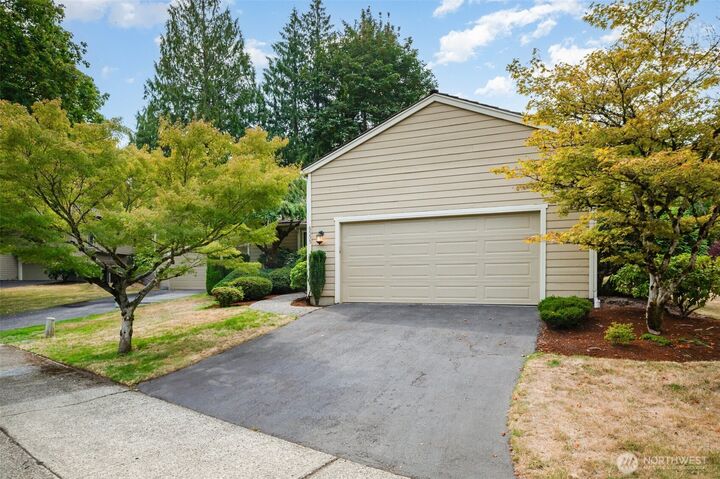 Property Photo: 6555 159th Avenue NE WA 98052
