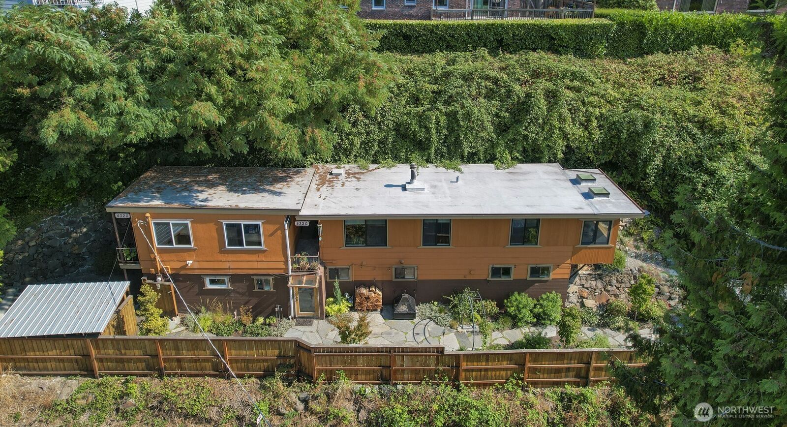 Property Photo: 4320 Palatine Avenue N WA 98103