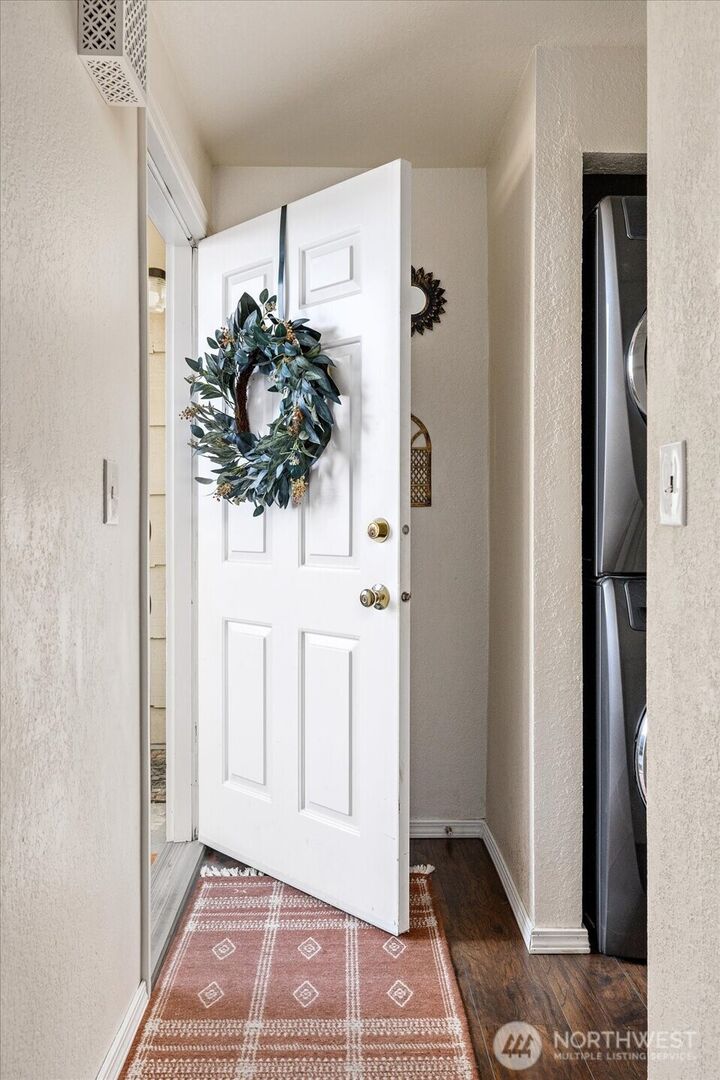 Property Photo: 91 SE 11th Avenue 104 WA 98277