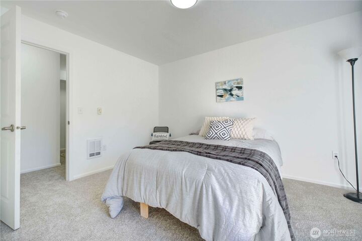 Property Photo:  1729  12th Avenue S 201  WA 98144 