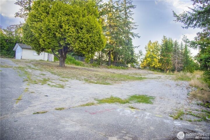 Property Photo:  2620 S 133rd Street  WA 98168 
