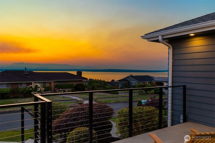 Property Photo: 9214 21st Avenue NW WA 98117