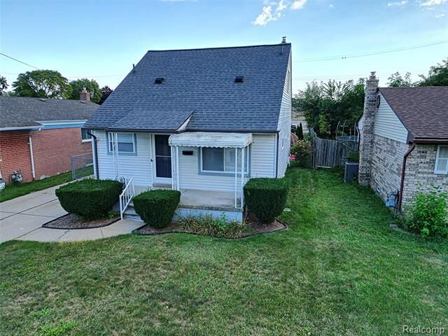 Property Photo:  28457 Cambridge Street  MI 48135 