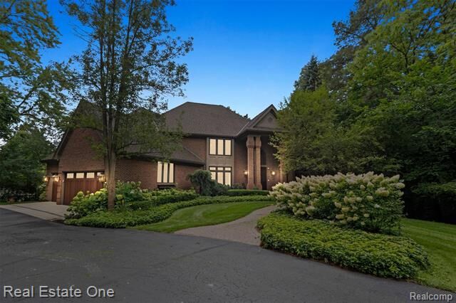 Property Photo:  7181 Hillside Drive  MI 48346 