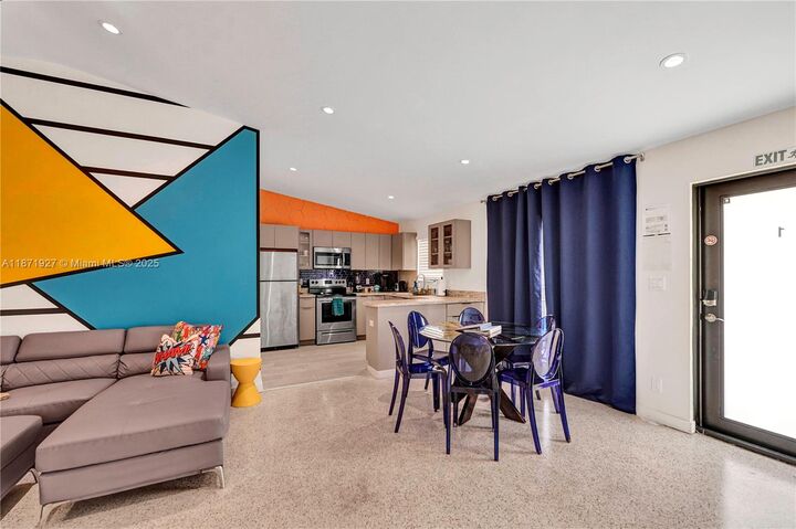 Property Photo: 1704 Rodman St 1 FL 33020