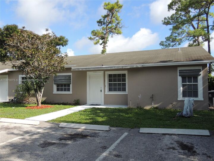 Property Photo: 2225 Laura Ln 2225 FL 33415