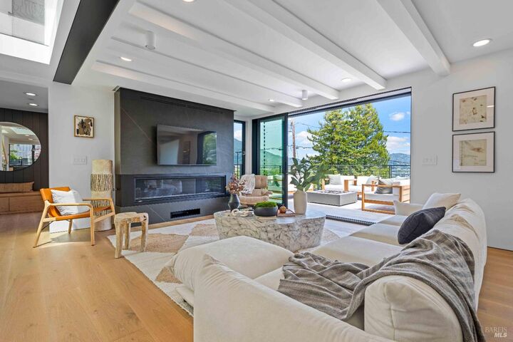 Property Photo:  975 Greenhill Road  CA 94941 