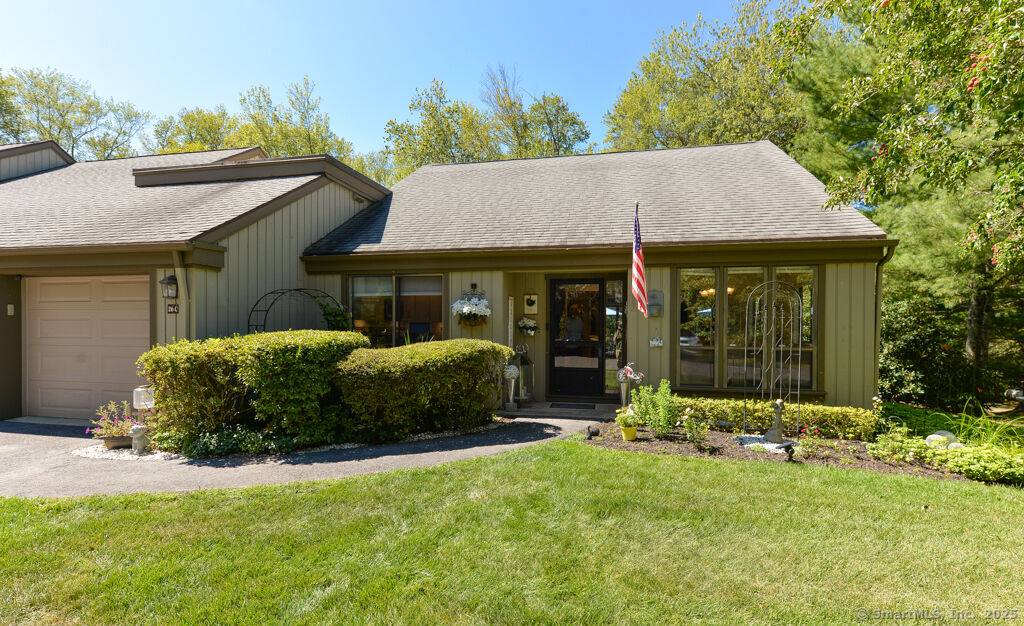 Property Photo: 26 Heritage Crest C CT 06488