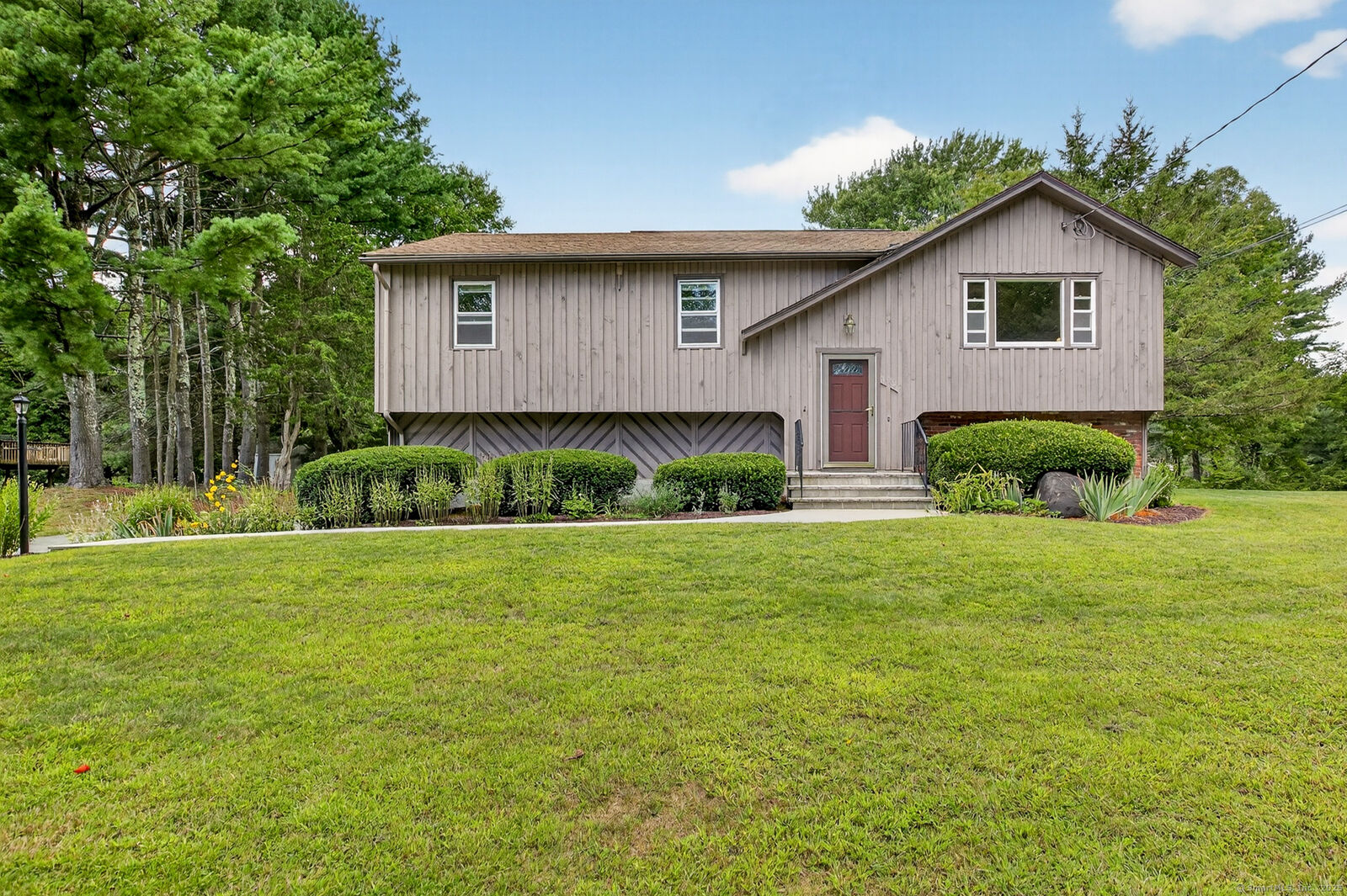 Property Photo:  1107 North River Road  CT 06238