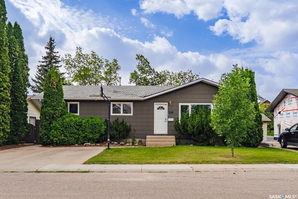 Property Photo:  243 Roborecki Crescent  SK S7K 5L1 