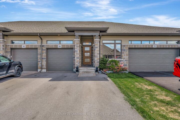 Property Photo:  90 Covington Crescent  ON K8N 0L1