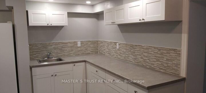 Property Photo: 286 Georgian Drive Unit 3 ON L4M 7B7