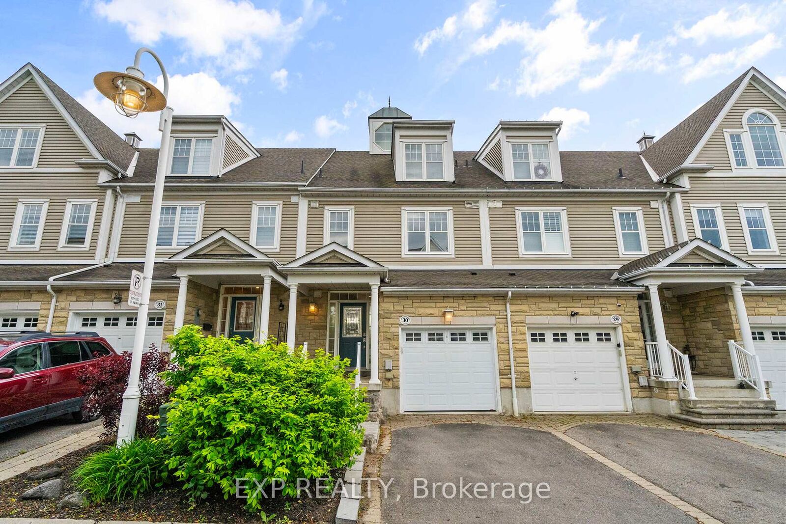 Photo de la propriété: 1295 Wharf Street 30 ON L1W 1A2