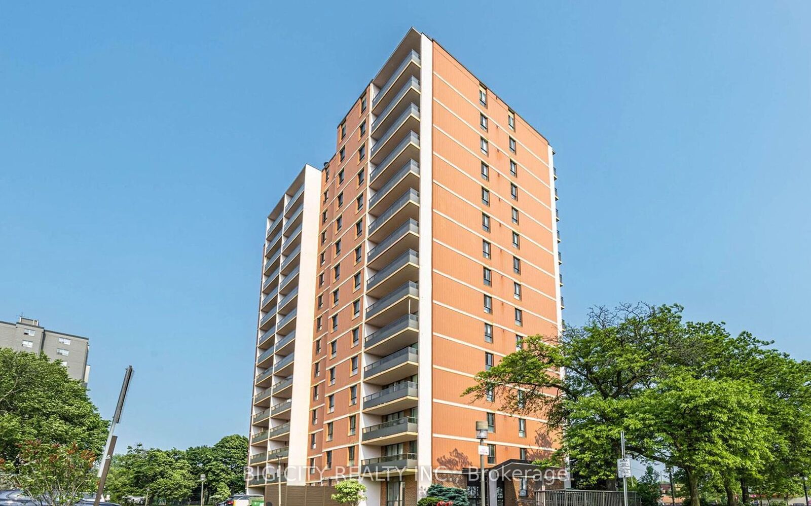 Property Photo: 2721 Victoria Park Avenue 506 ON M1T 3N6