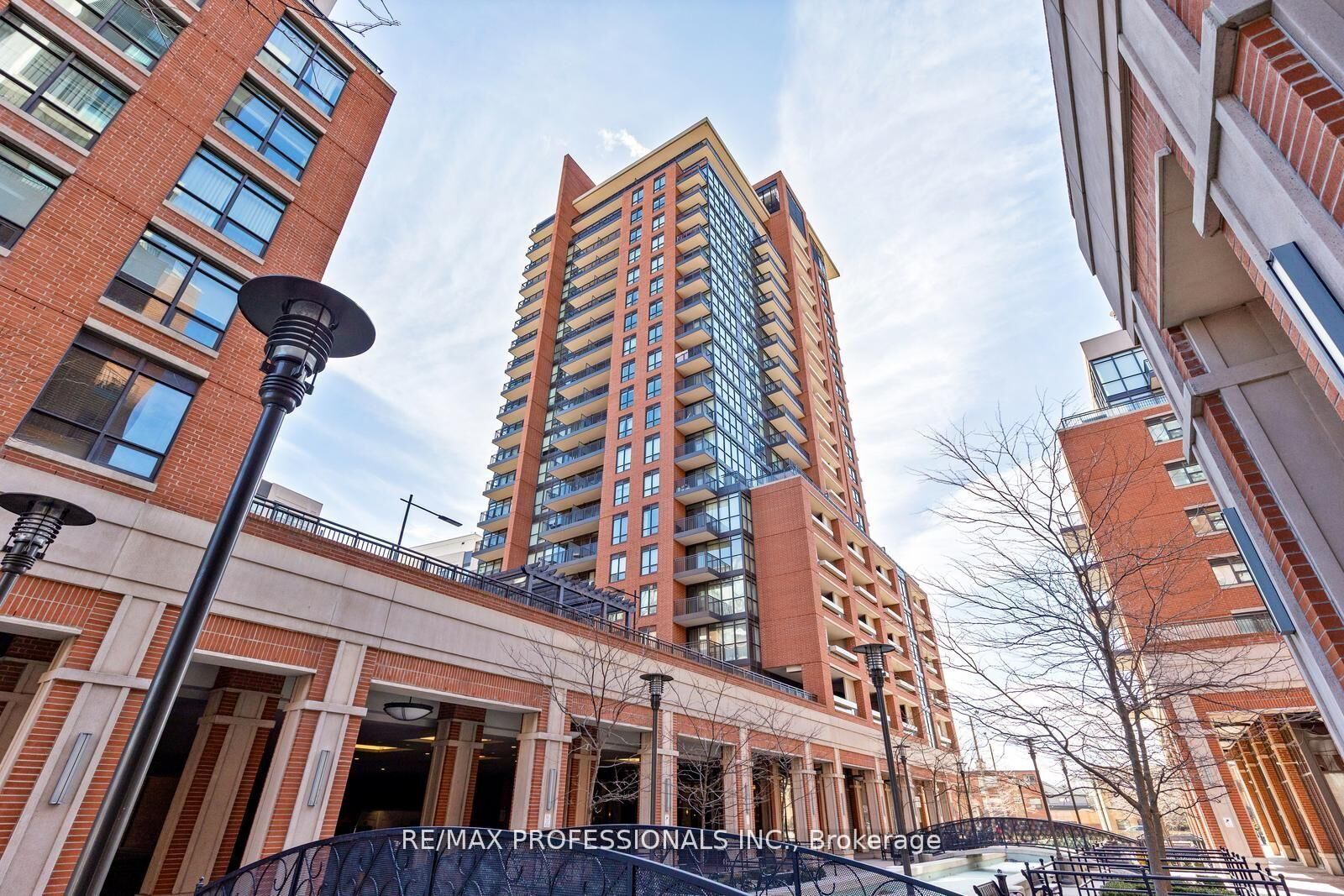 Property Photo:  800 Lawrence Avenue W 1014  ON M6A 0B1 