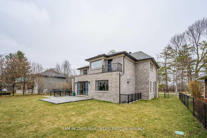 Property Photo:  577 Indian Road  ON L5H 1R1 