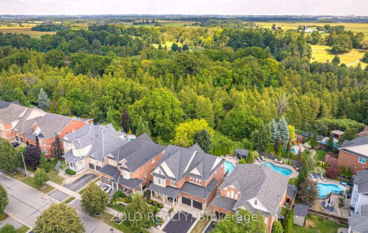 Photo de la propriété: 3 Covington Drive ON L1M 2K4