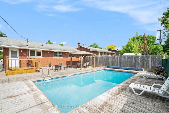 Photo de la propriété: 1208 Stanton Road ON K2C 3E2