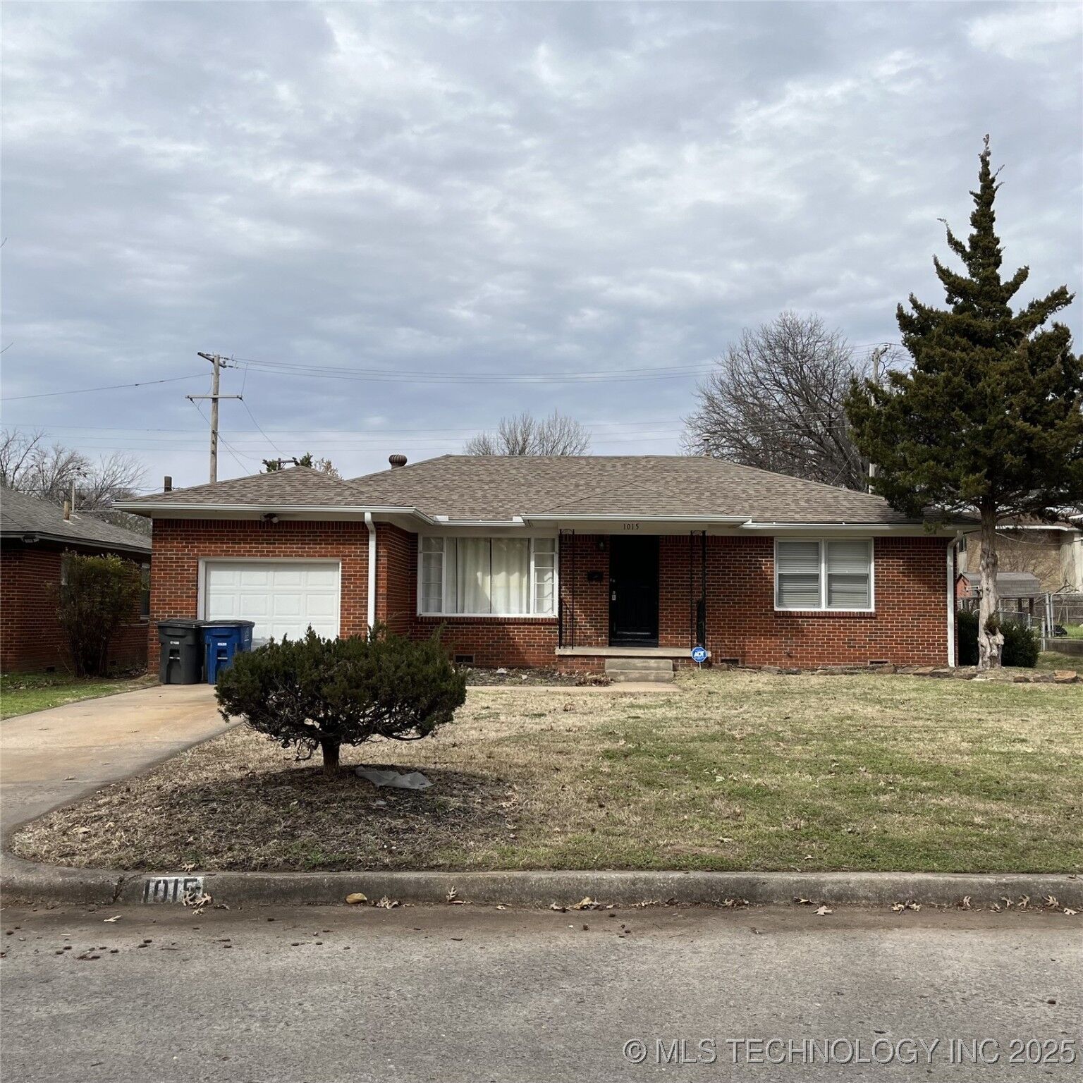 Property Photo:  1015 E 53rd Street  OK 74105 