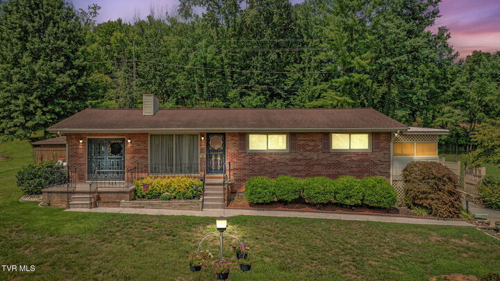 Property Photo: 2128 Gary Street TN 37660
