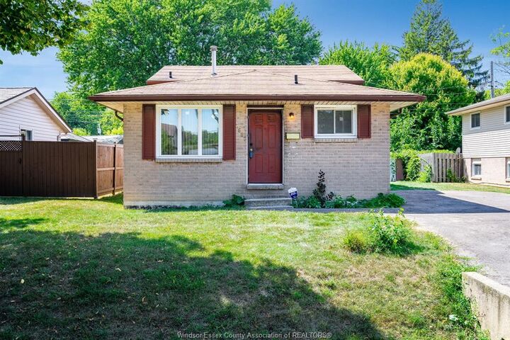3887 Bliss  Windsor ON N8W 3C4 photo