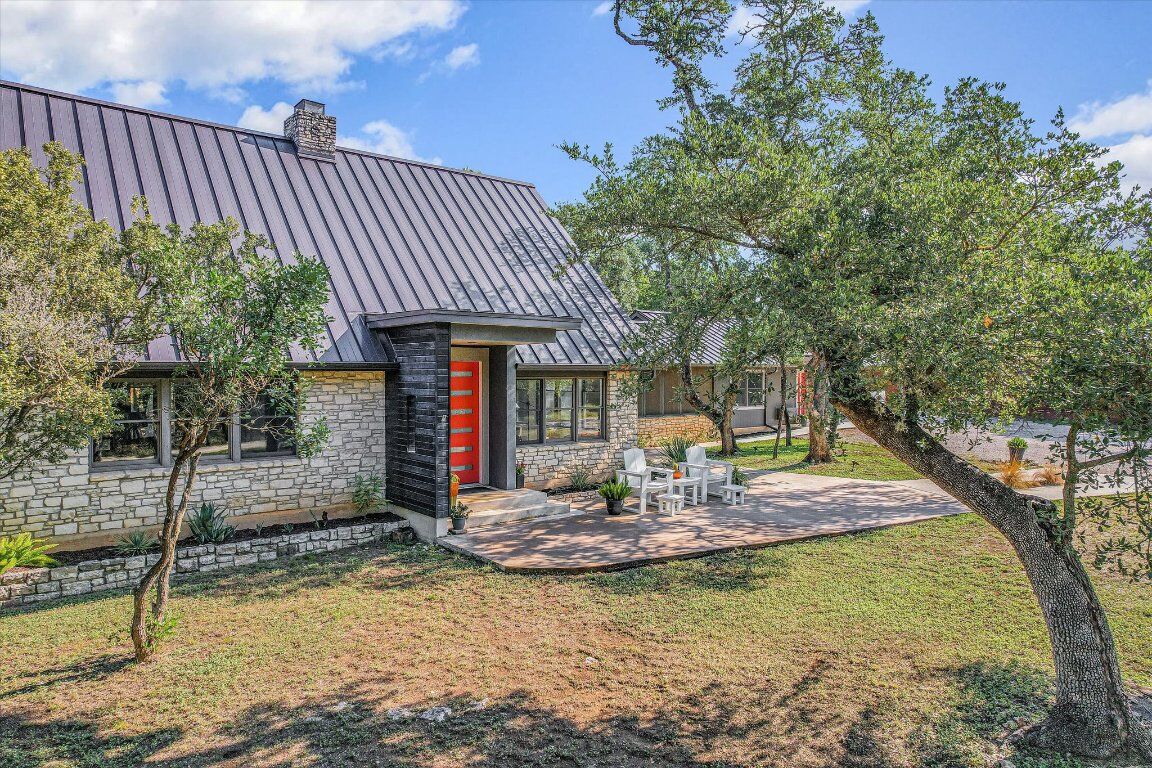 Property Photo: 561 Carney Lane TX 78676
