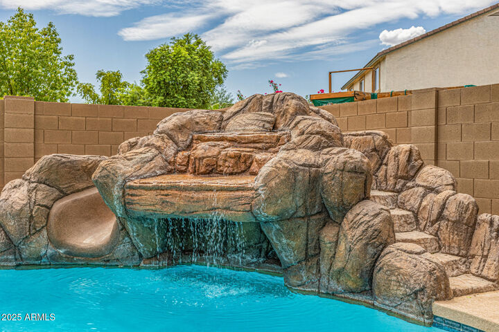 Property Photo:  8814 S 55th Lane  AZ 85339 