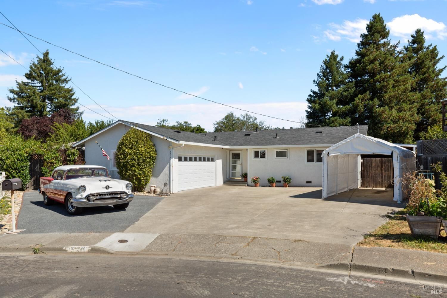 Property Photo:  530 Anson Court  CA 94928 