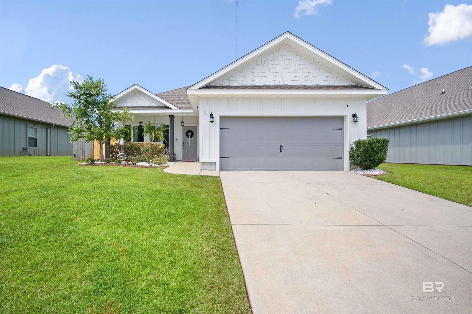 Property Photo: 32165 Calder Court AL 36527