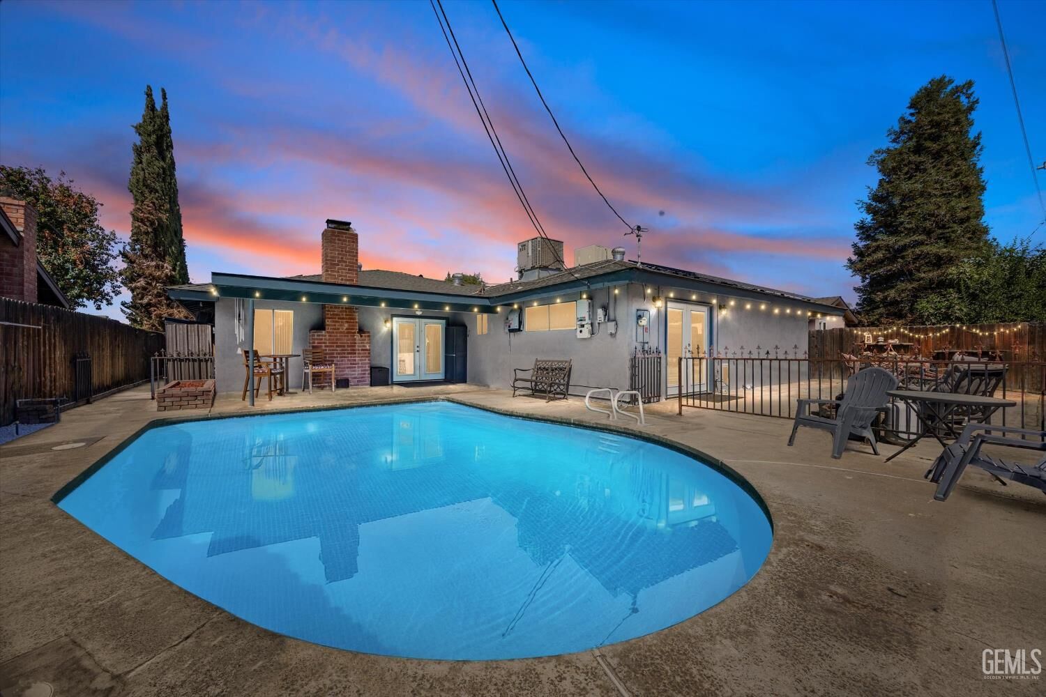 Property Photo: 3605 Ora Vista Avenue CA 93309