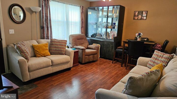 Property Photo:  458 Evelyndale Drive  DE 19901 